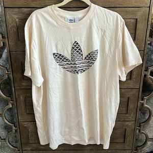 Adidas over sized t-shirt size XL